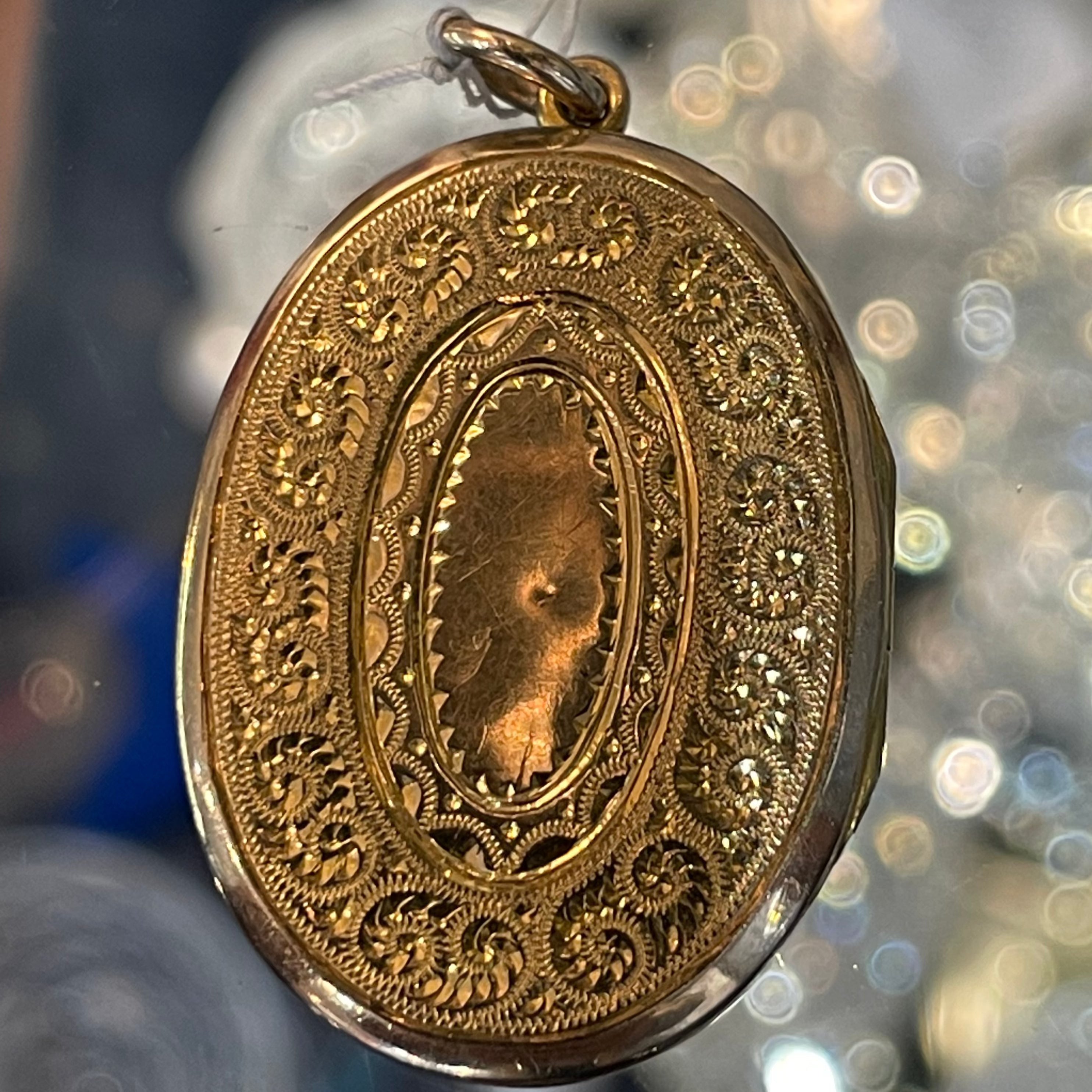 Antique gold clearance locket