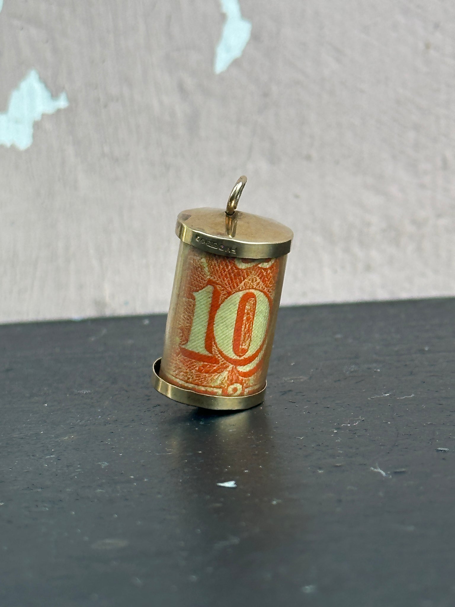 ten shilling  Charm