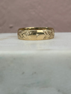 Celtic Gold Band Star Trinity