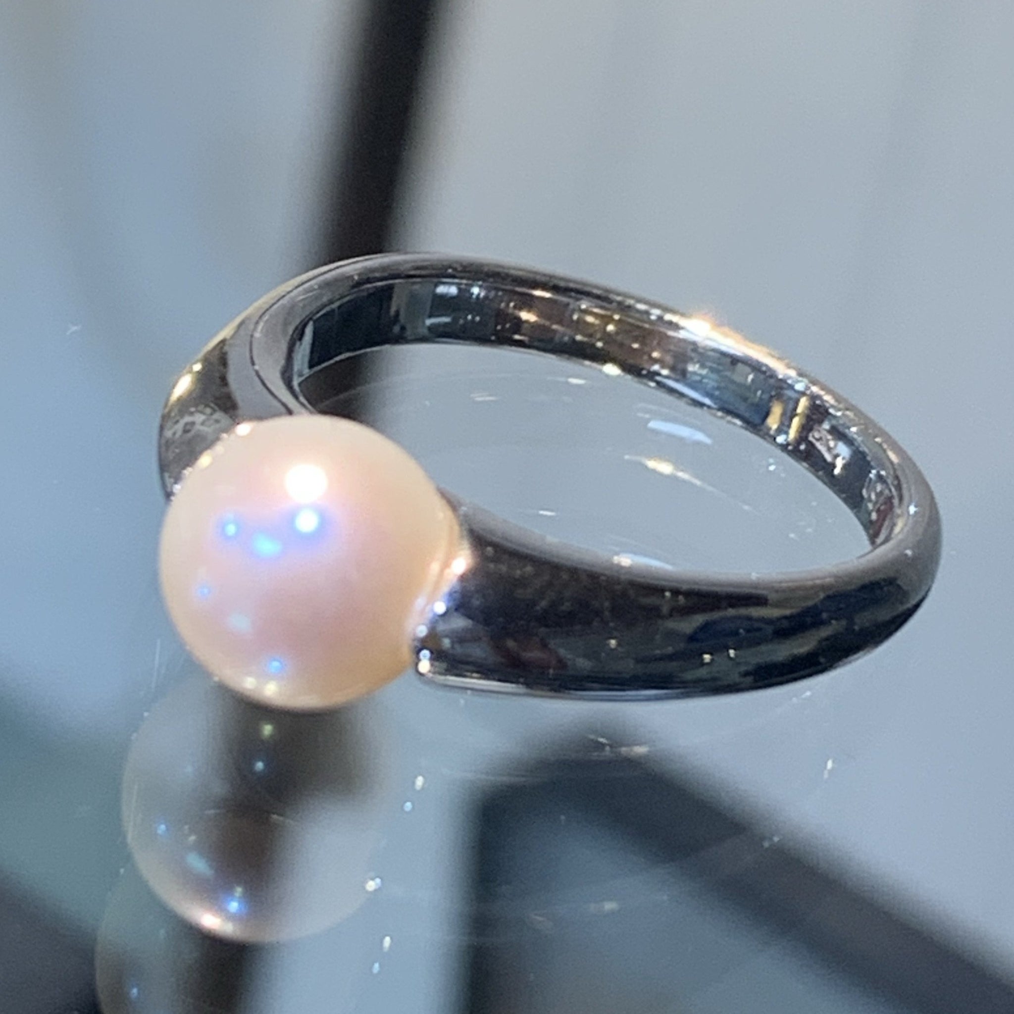 Pearl & White Gold Ring