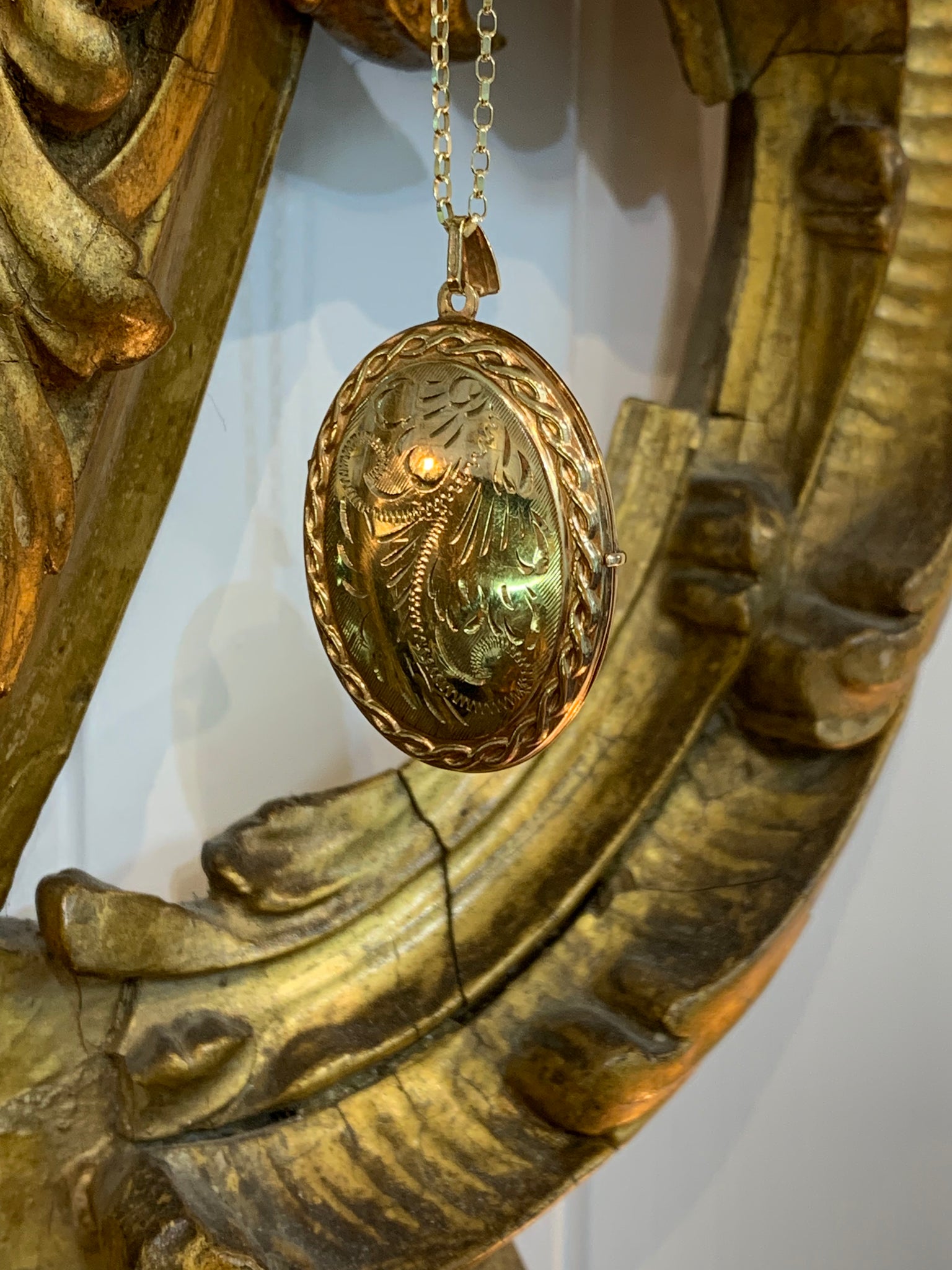 Oval Antique Locket & Chain